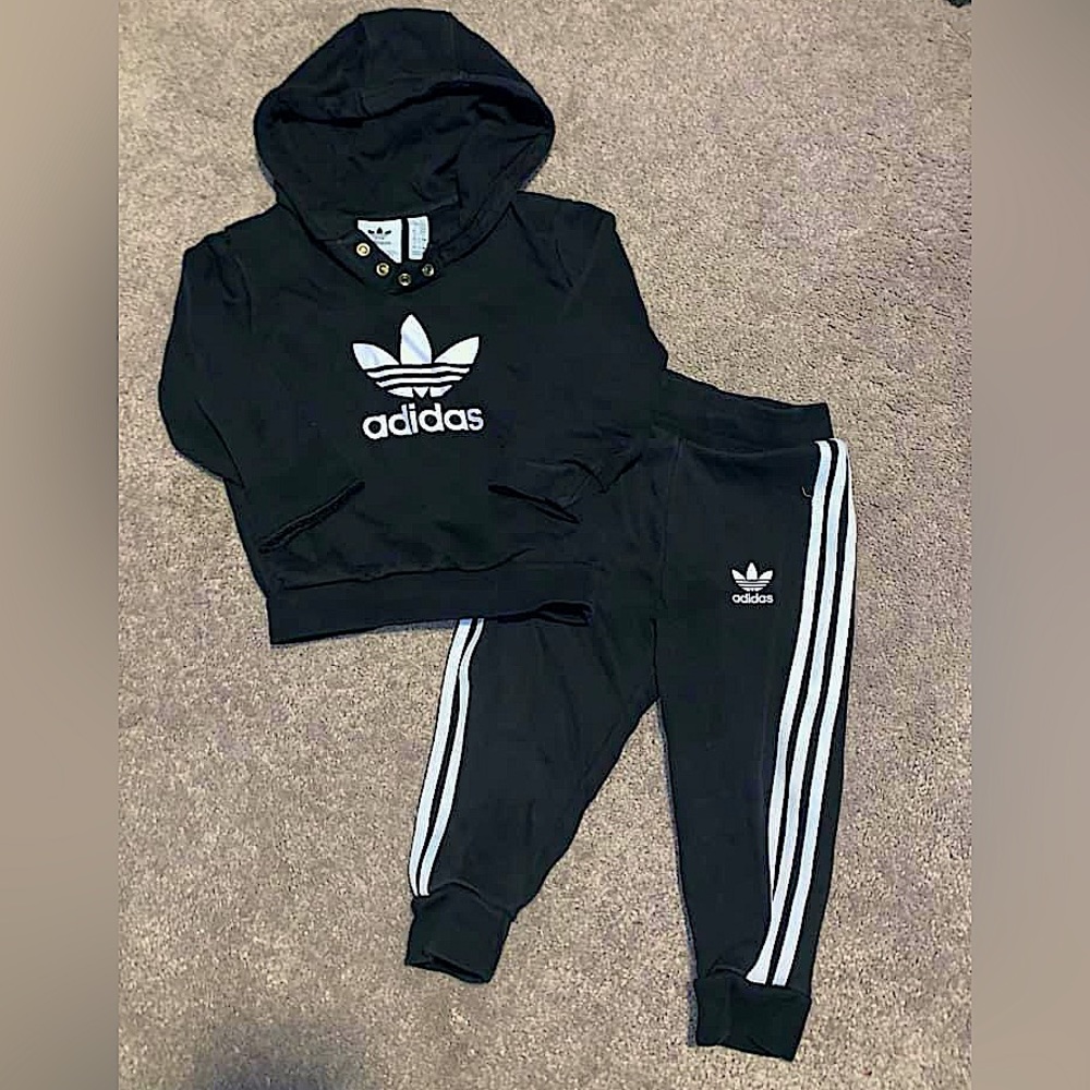 Adidas 18-24 months black/white stripe hooded sweatshirt and pant set like new!